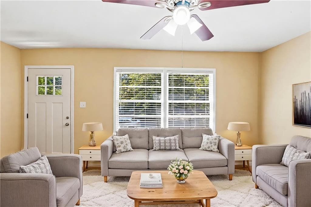 3 bedroom, 1 bathroom, 1,050 sq ft single family residence for sale at 306 Ard Place, Atlanta, GA 30331 — photo 3