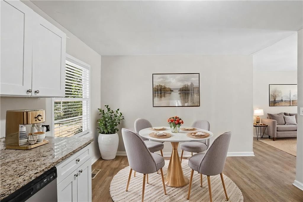 3 bedroom, 1 bathroom, 1,050 sq ft single family residence for sale at 306 Ard Place, Atlanta, GA 30331 — photo 4
