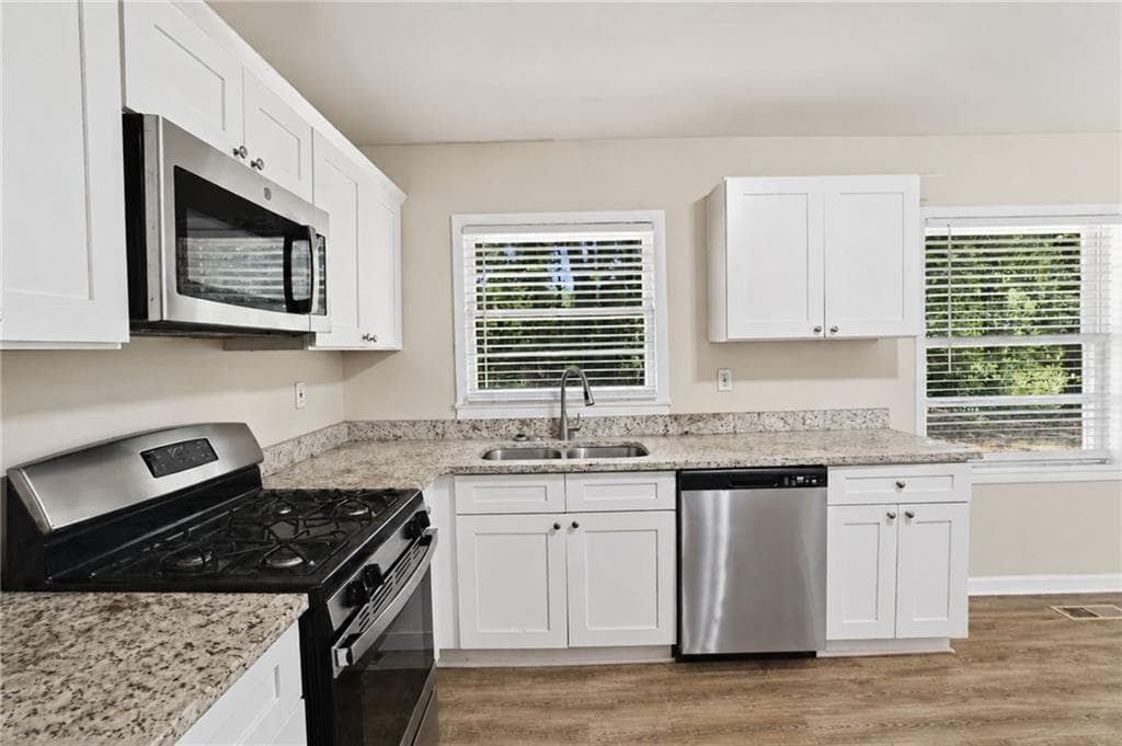 3 bedroom, 1 bathroom, 1,050 sq ft single family residence for sale at 306 Ard Place, Atlanta, GA 30331 — photo 9