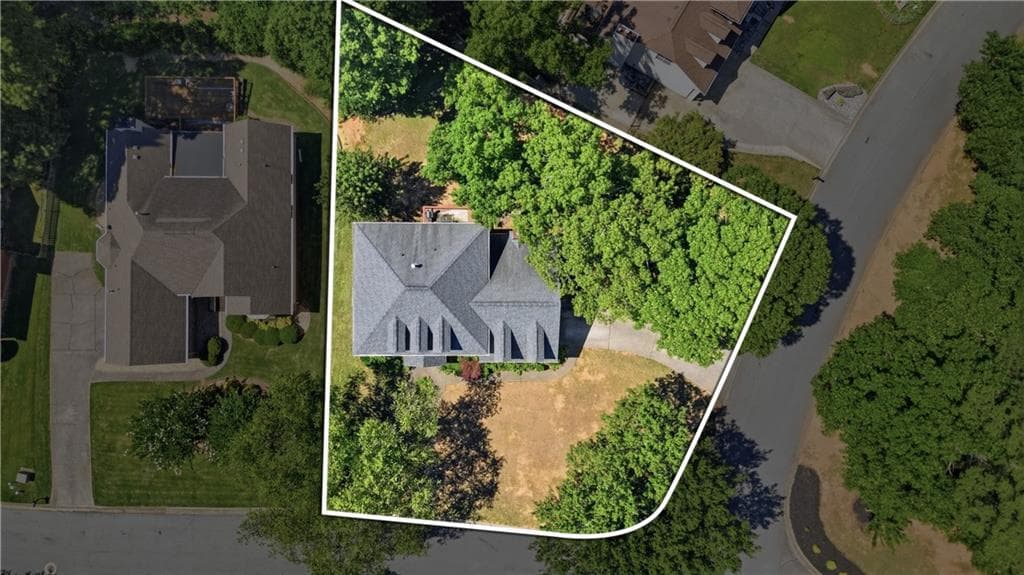 3 bedroom, 3 bathroom, 2,947 sq ft single family residence under contract at 1045 White Birch Way, Lawrenceville, GA 30043 — photo 4
