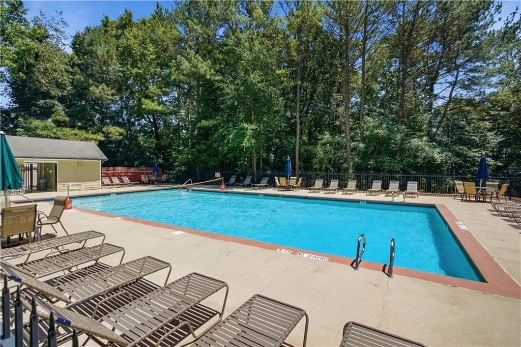 3 bedroom, 3 bathroom, 2,947 sq ft single family residence under contract at 1045 White Birch Way, Lawrenceville, GA 30043 — photo 3
