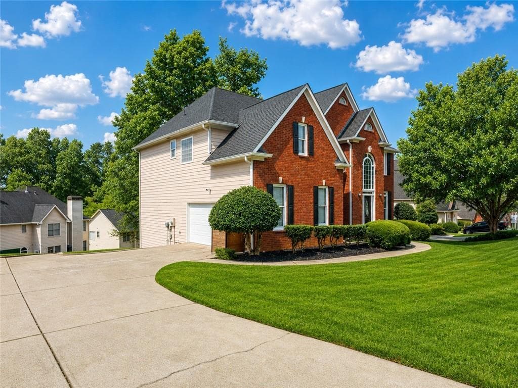 4 bedroom, 4 bathroom, 3,078 sq ft single family residence under contract at 1331 Dayspring Trace, Lawrenceville, GA 30045 — photo 3