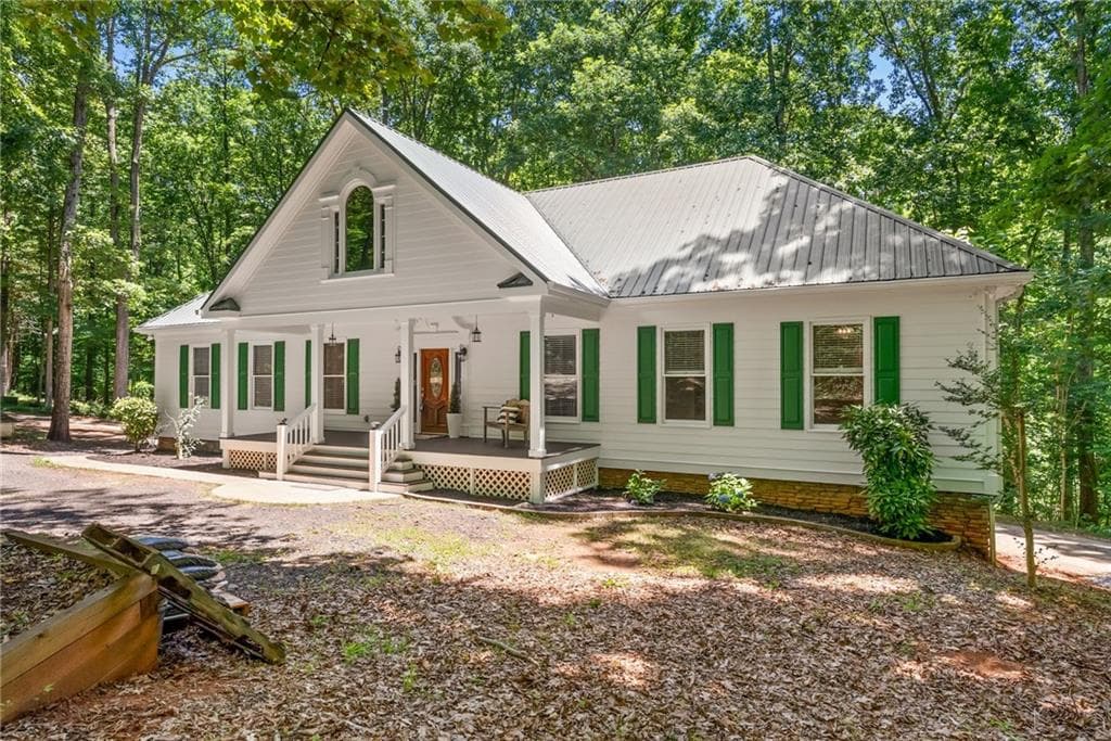 4 bedroom, 3 bathroom, 3,500 sq ft single family residence for sale at 3807 Al Mangum Road, Talmo, GA 30575 — photo 5