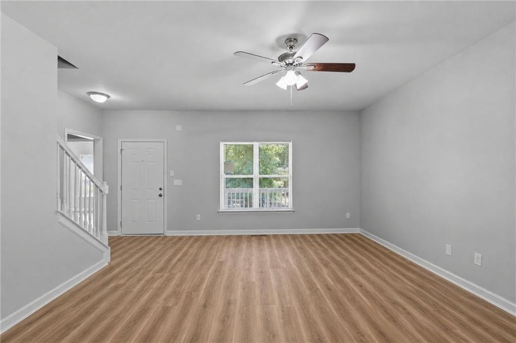 6 bedroom, 3 bathroom, 2,754 sq ft single family residence under contract at 379 Yonkers Avenue, Atlanta, GA 30314 — photo 7