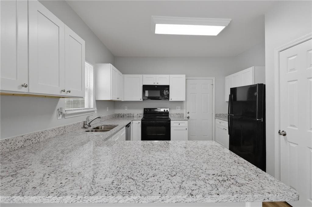 6 bedroom, 3 bathroom, 2,754 sq ft single family residence under contract at 379 Yonkers Avenue, Atlanta, GA 30314 — photo 9