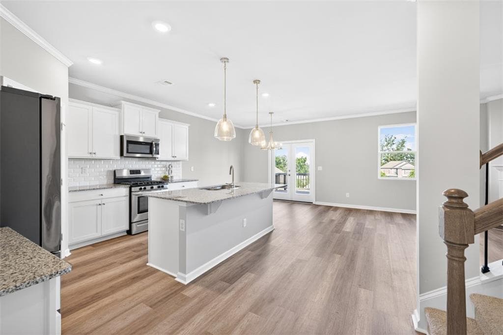 5 bedroom, 3 bathroom, 2,535 sq ft single family residence under contract at 6732 Scarlet Oak Way, Flowery Branch, GA 30542 — photo 6