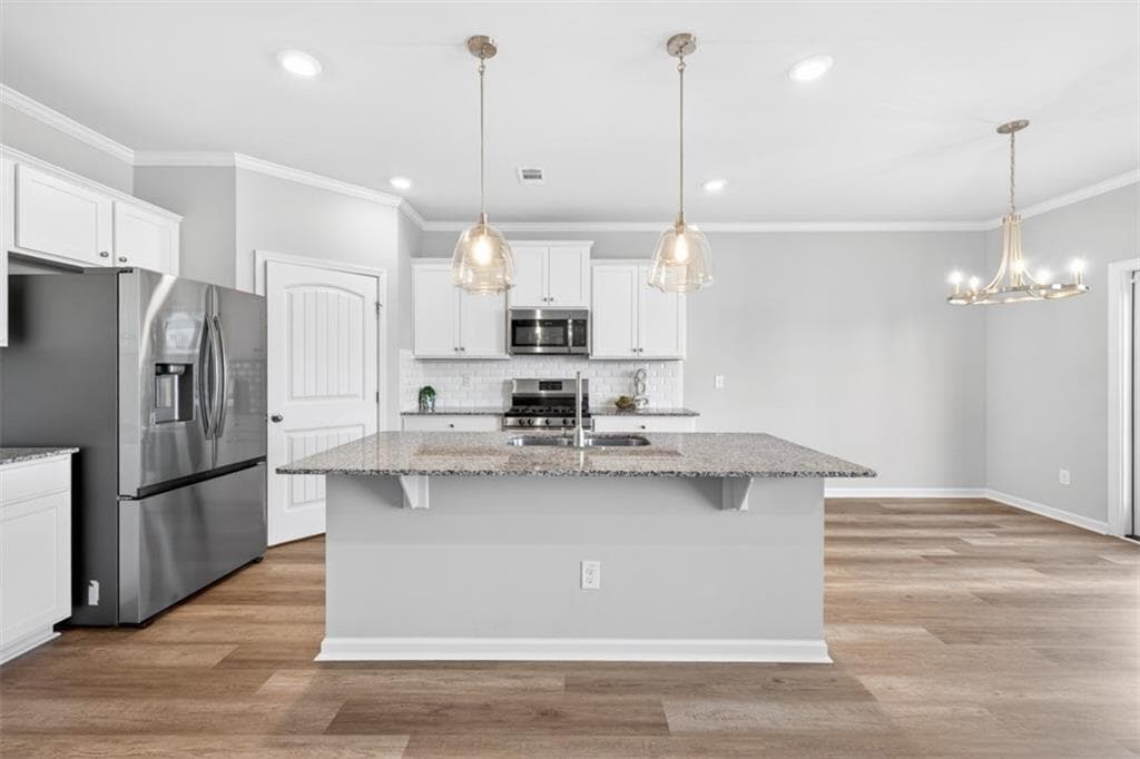 5 bedroom, 3 bathroom, 2,535 sq ft single family residence under contract at 6732 Scarlet Oak Way, Flowery Branch, GA 30542 — photo 7