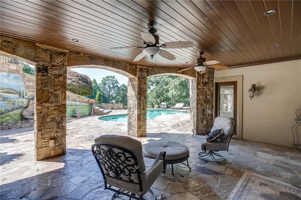 6 bedroom, 7 bathroom, 9,586 sq ft single family residence for sale at 3245 Town Manor Circle, Dacula, GA 30019 — photo 5