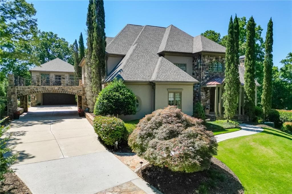 6 bedroom, 7 bathroom, 9,586 sq ft single family residence for sale at 3245 Town Manor Circle, Dacula, GA 30019 — photo 10