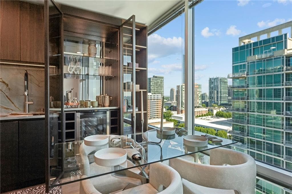 1 bedroom, 1 bathroom, 768 sq ft condominium for sale at 923 Peachtree Street 1824, Atlanta, GA 30309 — photo 8