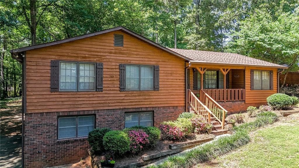3 bedroom, 2 bathroom, 1,504 sq ft single family residence for sale at 328 Lake Forest Drive, Acworth, GA 30102