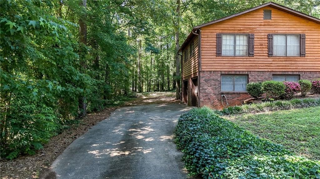 3 bedroom, 2 bathroom, 1,504 sq ft single family residence for sale at 328 Lake Forest Drive, Acworth, GA 30102 — photo 6