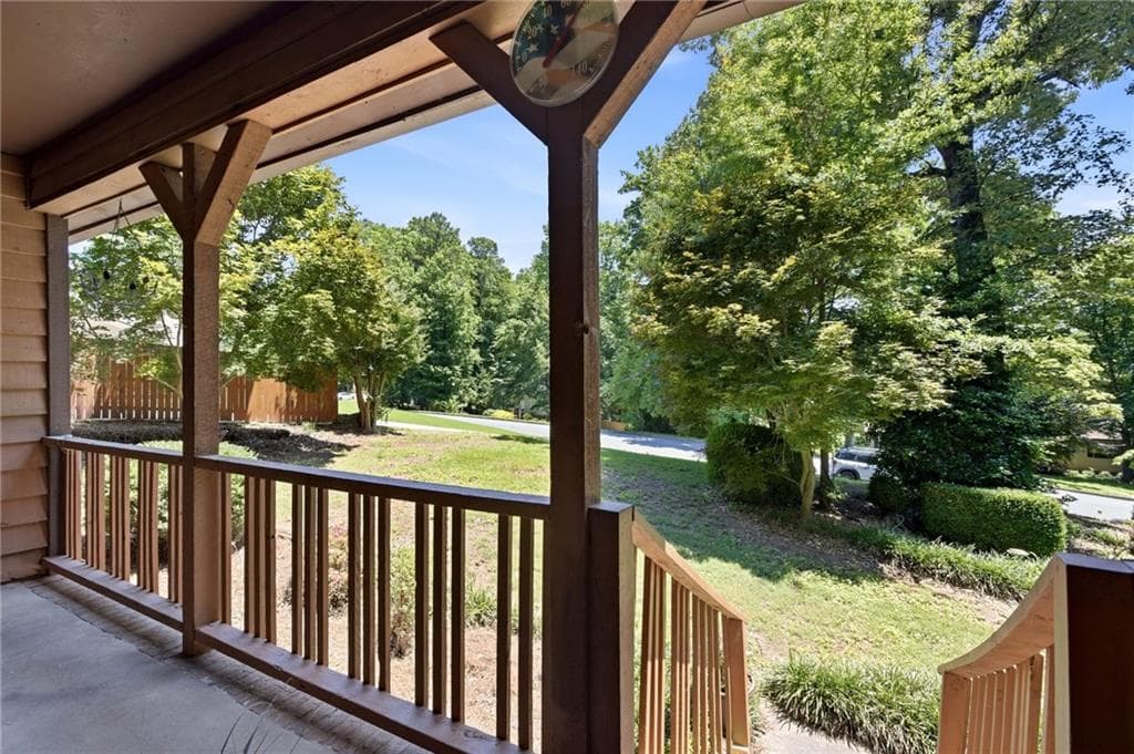 3 bedroom, 2 bathroom, 1,504 sq ft single family residence for sale at 328 Lake Forest Drive, Acworth, GA 30102 — photo 7