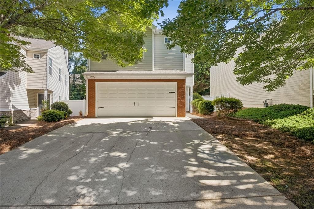 3 bedroom, 3 bathroom, 1,377 sq ft single family residence for sale at 2470 Keenland Court, Cumming, GA 30040 — photo 2