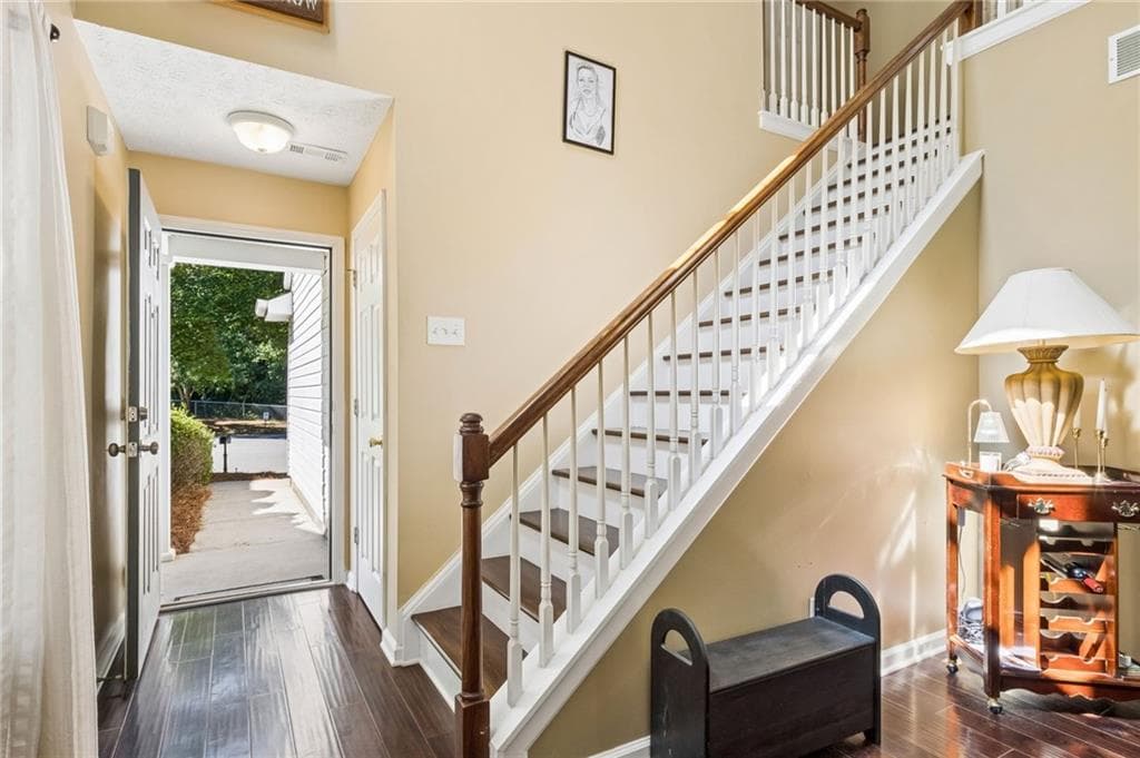 3 bedroom, 3 bathroom, 1,377 sq ft single family residence for sale at 2470 Keenland Court, Cumming, GA 30040 — photo 5
