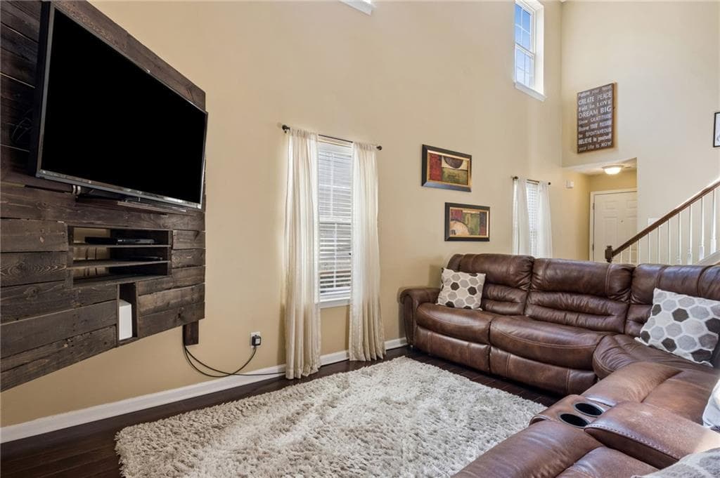 3 bedroom, 3 bathroom, 1,377 sq ft single family residence for sale at 2470 Keenland Court, Cumming, GA 30040 — photo 9