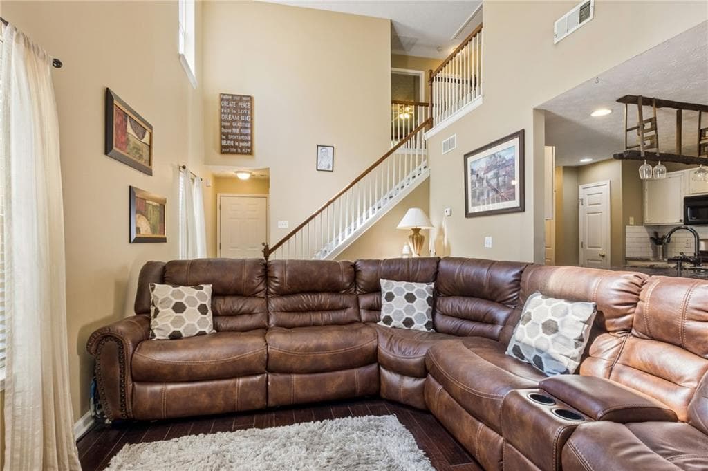 3 bedroom, 3 bathroom, 1,377 sq ft single family residence for sale at 2470 Keenland Court, Cumming, GA 30040 — photo 10
