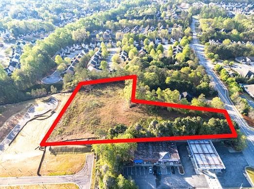 single family residence under contract at 4275 Westbrook Road, Suwanee, GA 30024 — photo 2