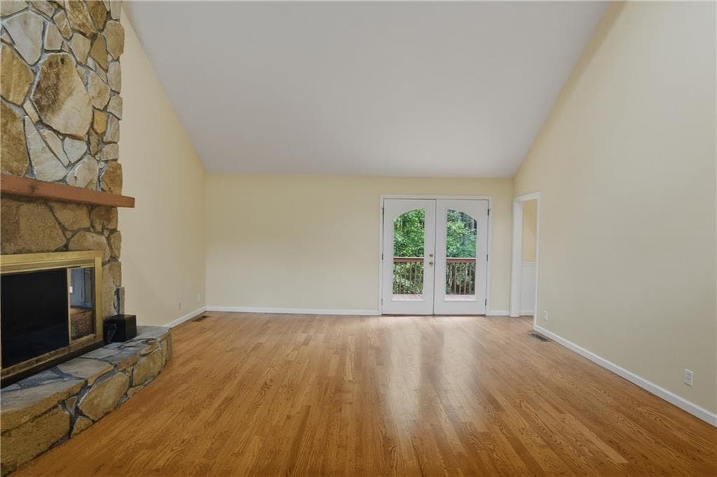 3 bedroom, 3 bathroom, 2,000 sq ft single family residence for sale at 370 Darren Drive, Fayetteville, GA 30215 — photo 4