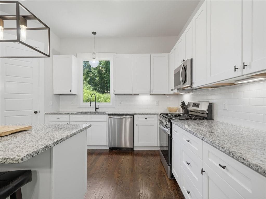 4 bedroom, 5 bathroom, 4,876 sq ft single family residence for sale at 110 Old Avery Drive, Canton, GA 30115 — photo 9