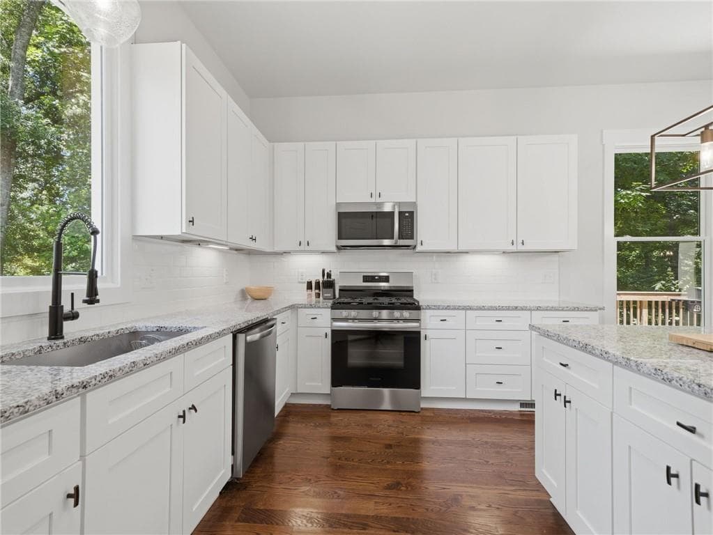 4 bedroom, 5 bathroom, 4,876 sq ft single family residence for sale at 110 Old Avery Drive, Canton, GA 30115 — photo 8