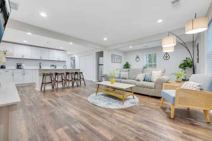 3 bedroom, 2 bathroom, 1,500 sq ft single family residence for sale at 2841 Waters Road, Atlanta, GA 30354 — photo 4