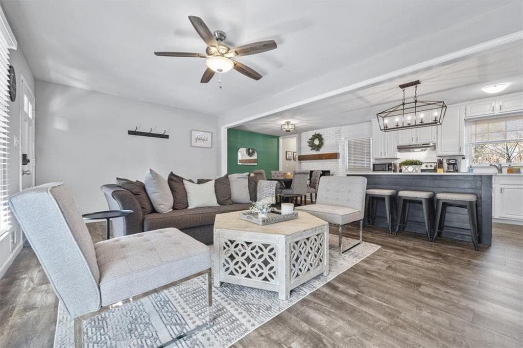 3 bedroom, 2 bathroom, 1,315 sq ft single family residence for sale at 4283 Hiram Lithia Springs Road, Powder Springs, GA 30127 — photo 4