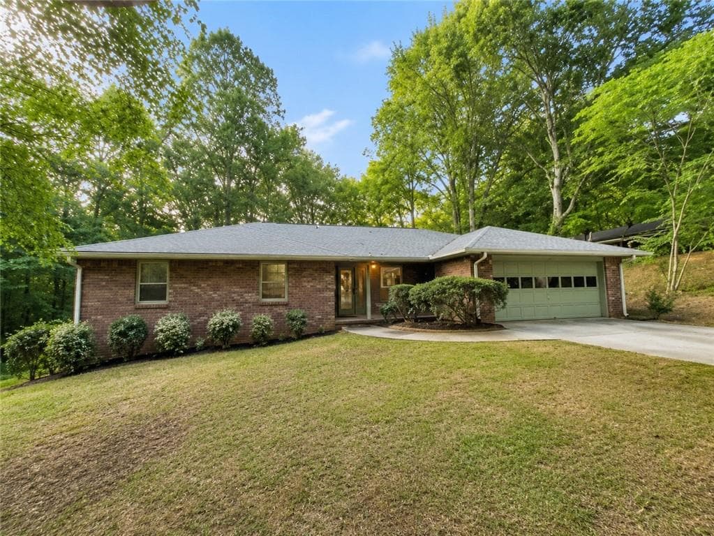 4 bedroom, 3 bathroom, 1,666 sq ft single family residence sold at 1512 Pine Circle, Lawrenceville, GA 30044