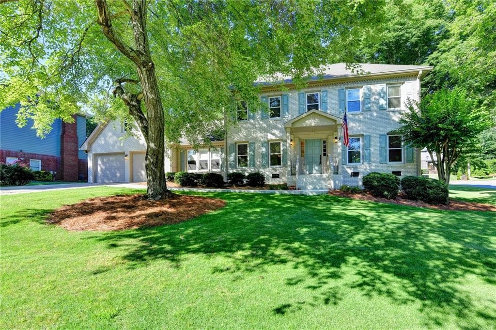 5 bedroom, 3 bathroom, 2,893 sq ft single family residence for sale at 886 Marbrook Drive, Lawrenceville, GA 30044 — photo 3