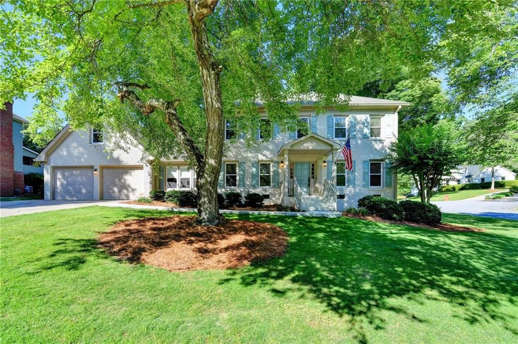 5 bedroom, 3 bathroom, 2,893 sq ft single family residence for sale at 886 Marbrook Drive, Lawrenceville, GA 30044 — photo 2