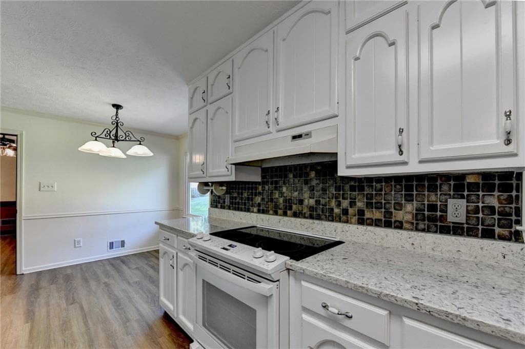 5 bedroom, 3 bathroom, 2,893 sq ft single family residence for sale at 886 Marbrook Drive, Lawrenceville, GA 30044 — photo 10