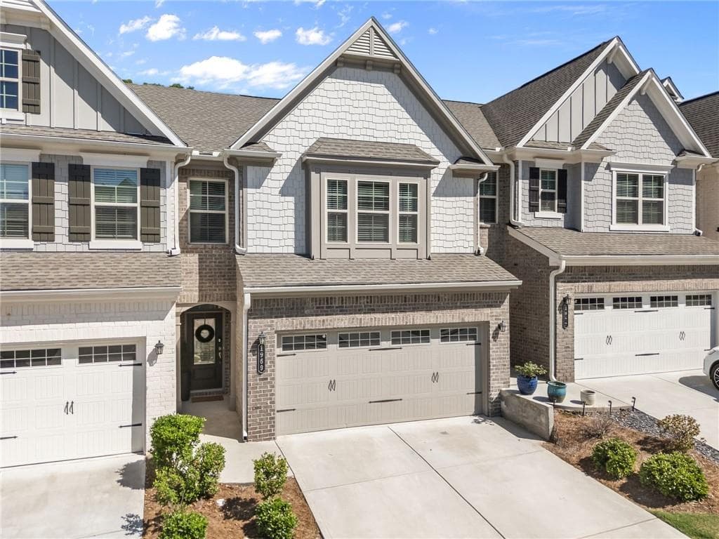 3 bedroom, 3 bathroom, 1,898 sq ft townhouse for sale at 1969 Lanier Harbor Point, Buford, GA 30518 — photo 2