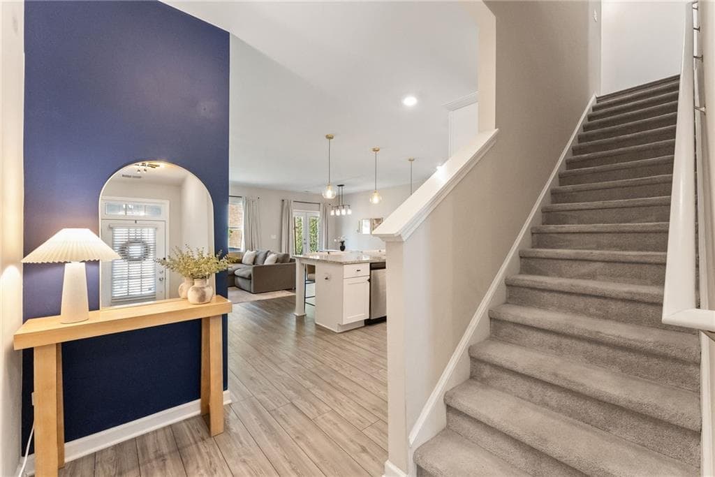 3 bedroom, 3 bathroom, 1,898 sq ft townhouse for sale at 1969 Lanier Harbor Point, Buford, GA 30518 — photo 3