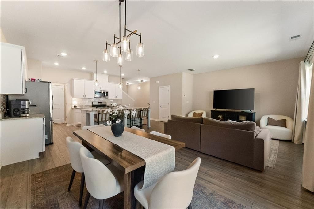 3 bedroom, 3 bathroom, 1,898 sq ft townhouse for sale at 1969 Lanier Harbor Point, Buford, GA 30518 — photo 8