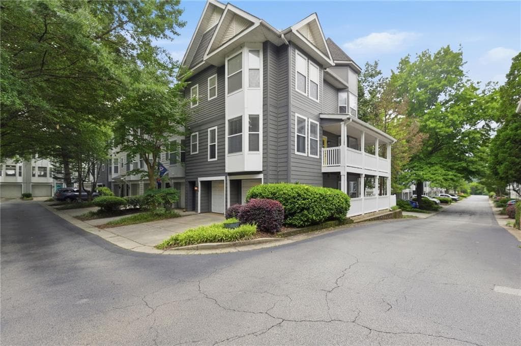 3 bedroom, 3 bathroom, 1,878 sq ft townhouse sold at 951 Glenwood Avenue 1306, Atlanta, GA 30316
