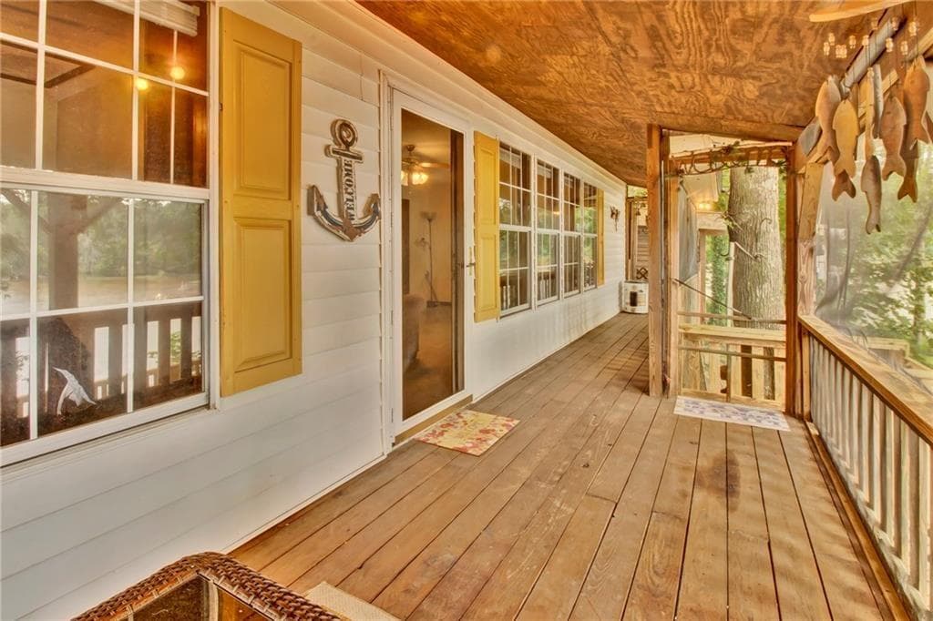 3 bedroom, 1 bathroom, 864 sq ft single family residence for sale at 119 Willow Way, Jackson, GA 30233 — photo 2
