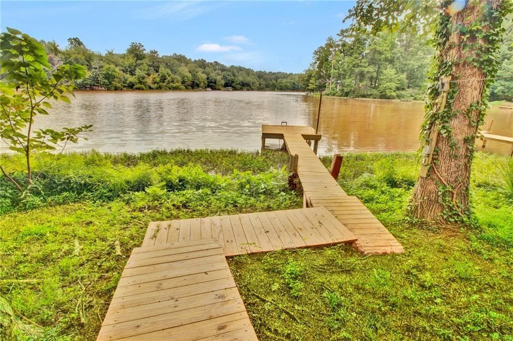 3 bedroom, 1 bathroom, 864 sq ft single family residence for sale at 119 Willow Way, Jackson, GA 30233 — photo 4