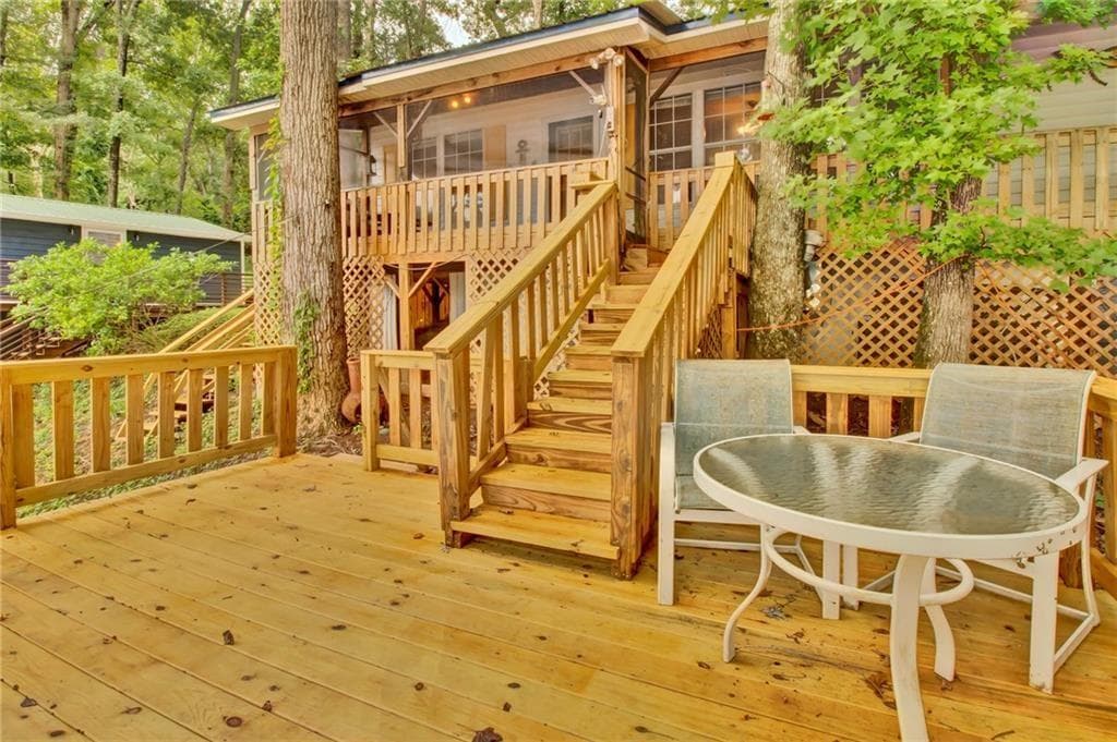 3 bedroom, 1 bathroom, 864 sq ft single family residence for sale at 119 Willow Way, Jackson, GA 30233