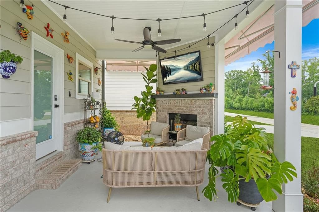 5 bedroom, 5 bathroom, 3,352 sq ft single family residence for sale at 2326 Britt Street, Grayson, GA 30017 — photo 7