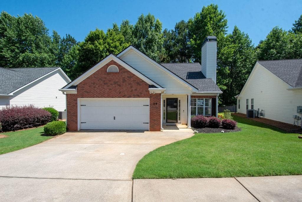 3 bedroom, 2 bathroom, 1,534 sq ft single family residence for sale at 29 Riva Ridge Lane, Newnan, GA 30263 — photo 1 of 37