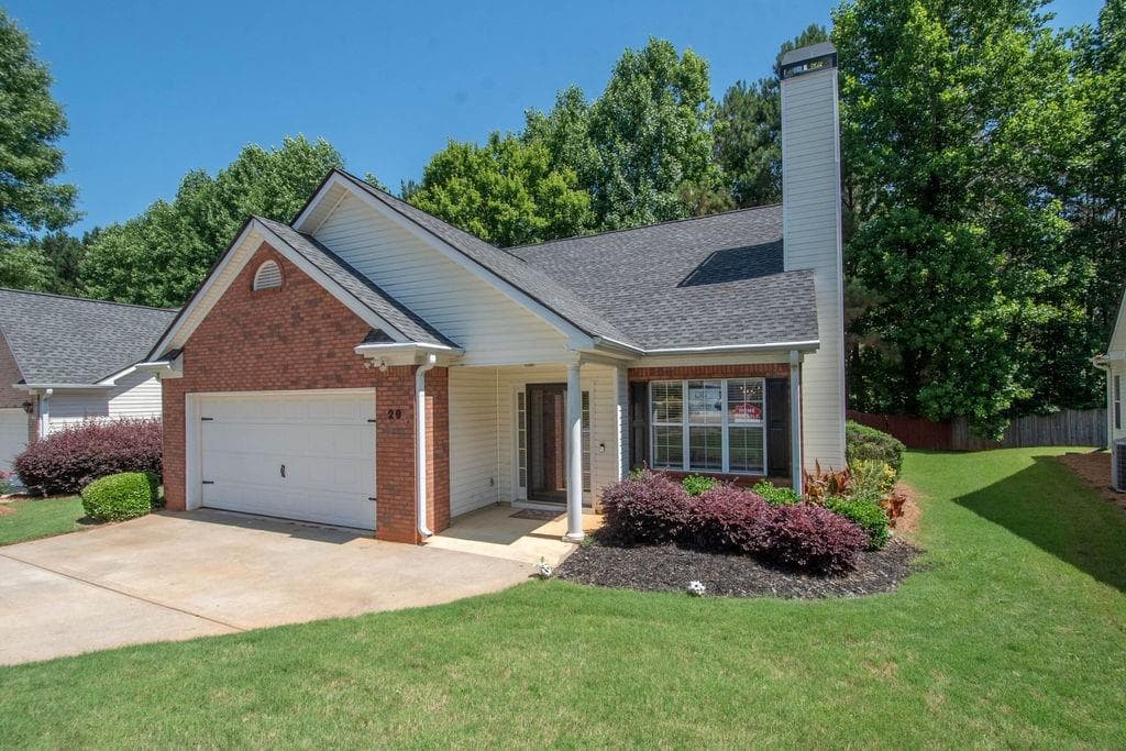 3 bedroom, 2 bathroom, 1,534 sq ft single family residence for sale at 29 Riva Ridge Lane, Newnan, GA 30263 — photo 3