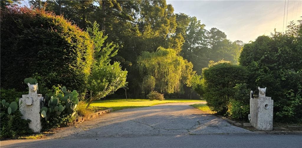 4 bedroom, 4 bathroom, 3,440 sq ft single family residence under contract at 2742 Cliffview Drive, Lilburn, GA 30047