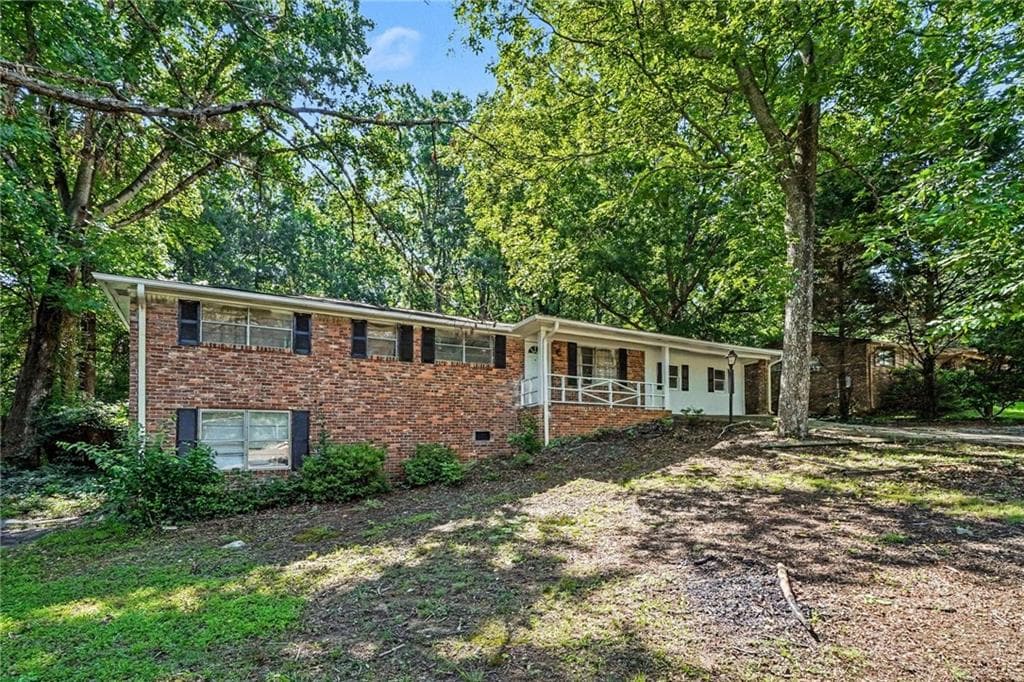 3 bedroom, 2 bathroom, 1,128 sq ft single family residence under contract at 3429 Rocky Creek Drive, Douglasville, GA 30135 — photo 2