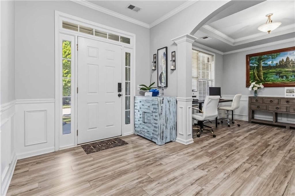 5 bedroom, 5 bathroom, 2,907 sq ft single family residence for sale at 6870 River Island Circle, Buford, GA 30518 — photo 5