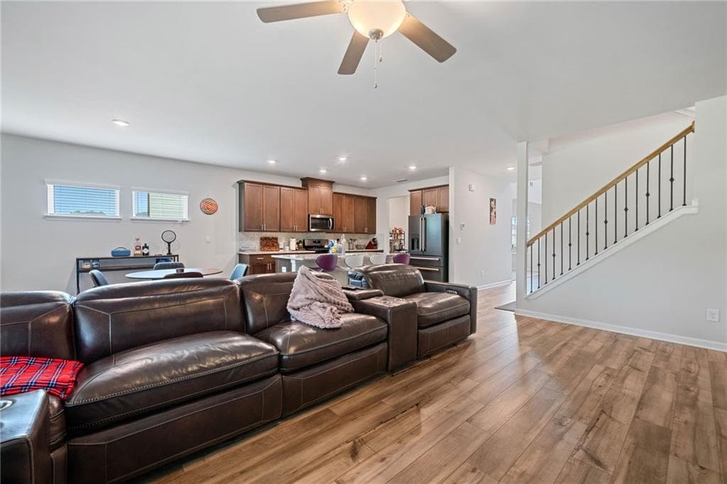 5 bedroom, 3 bathroom, 3,007 sq ft single family residence for sale at 5911 Green Ash Court, Braselton, GA 30517 — photo 5