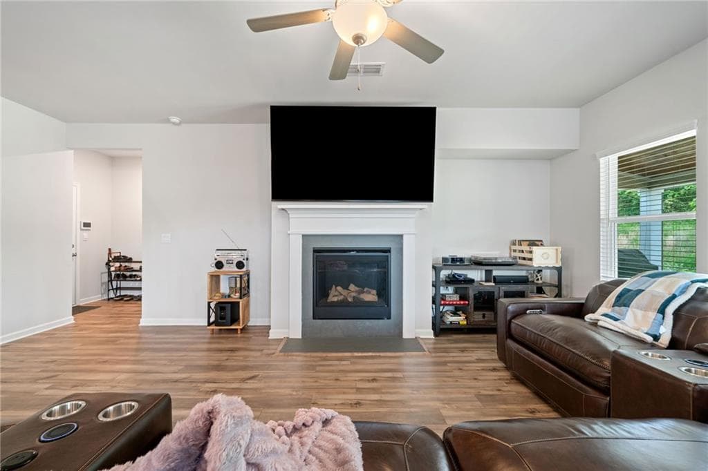 5 bedroom, 3 bathroom, 3,007 sq ft single family residence for sale at 5911 Green Ash Court, Braselton, GA 30517 — photo 6