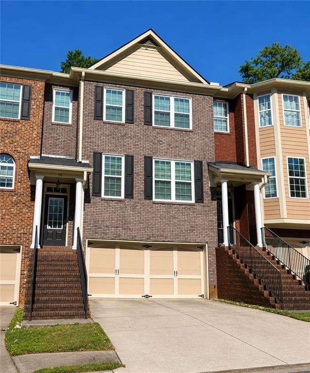 4 bedroom, 4 bathroom, 2,912 sq ft townhouse for sale at 112 Village Lane, Villa Rica, GA 30180