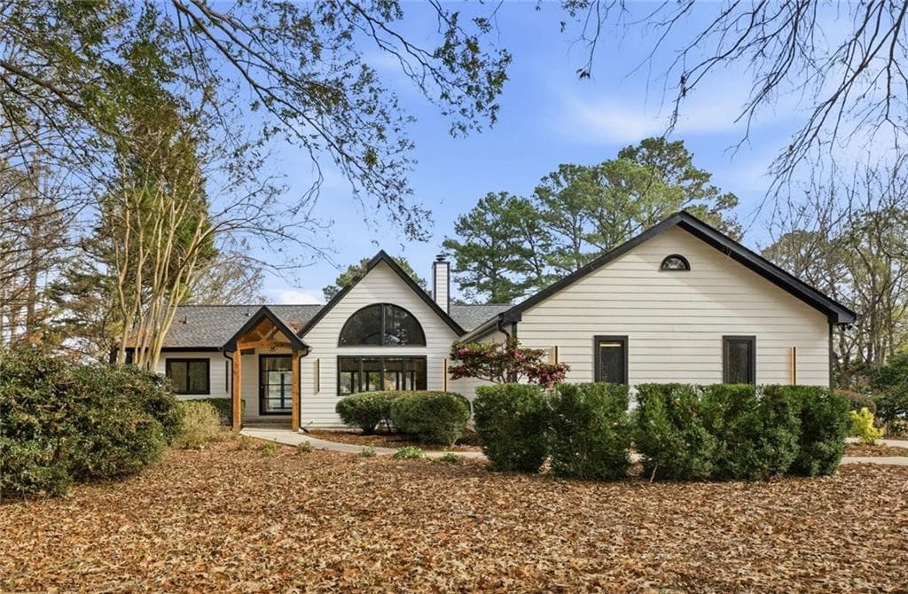4 bedroom, 5 bathroom, 3,284 sq ft single family residence for sale at 90 Bradford Drive, Eatonton, GA 31024 — photo 6