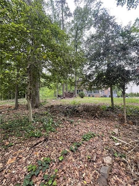single family residence under contract at 2649 Northside Drive, Atlanta, GA 30305 — photo 7