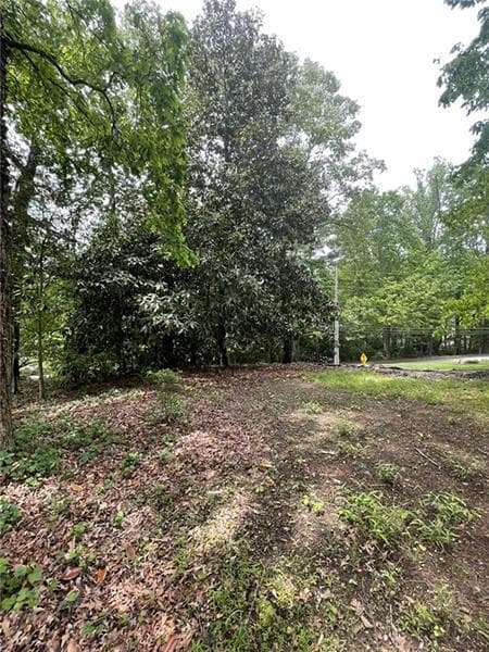 single family residence under contract at 2649 Northside Drive, Atlanta, GA 30305 — photo 8